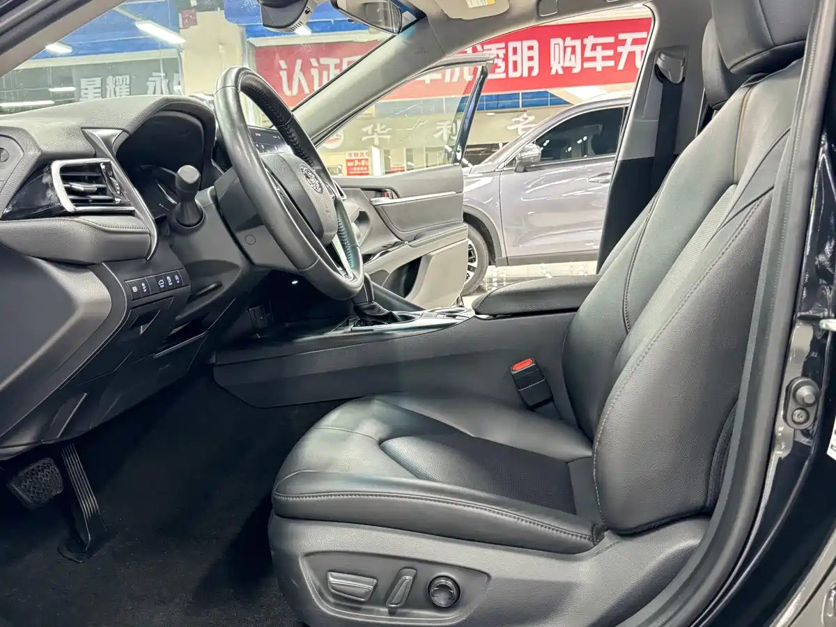 Toyota Camry 2023 2.0G Luxury Edition фото 11