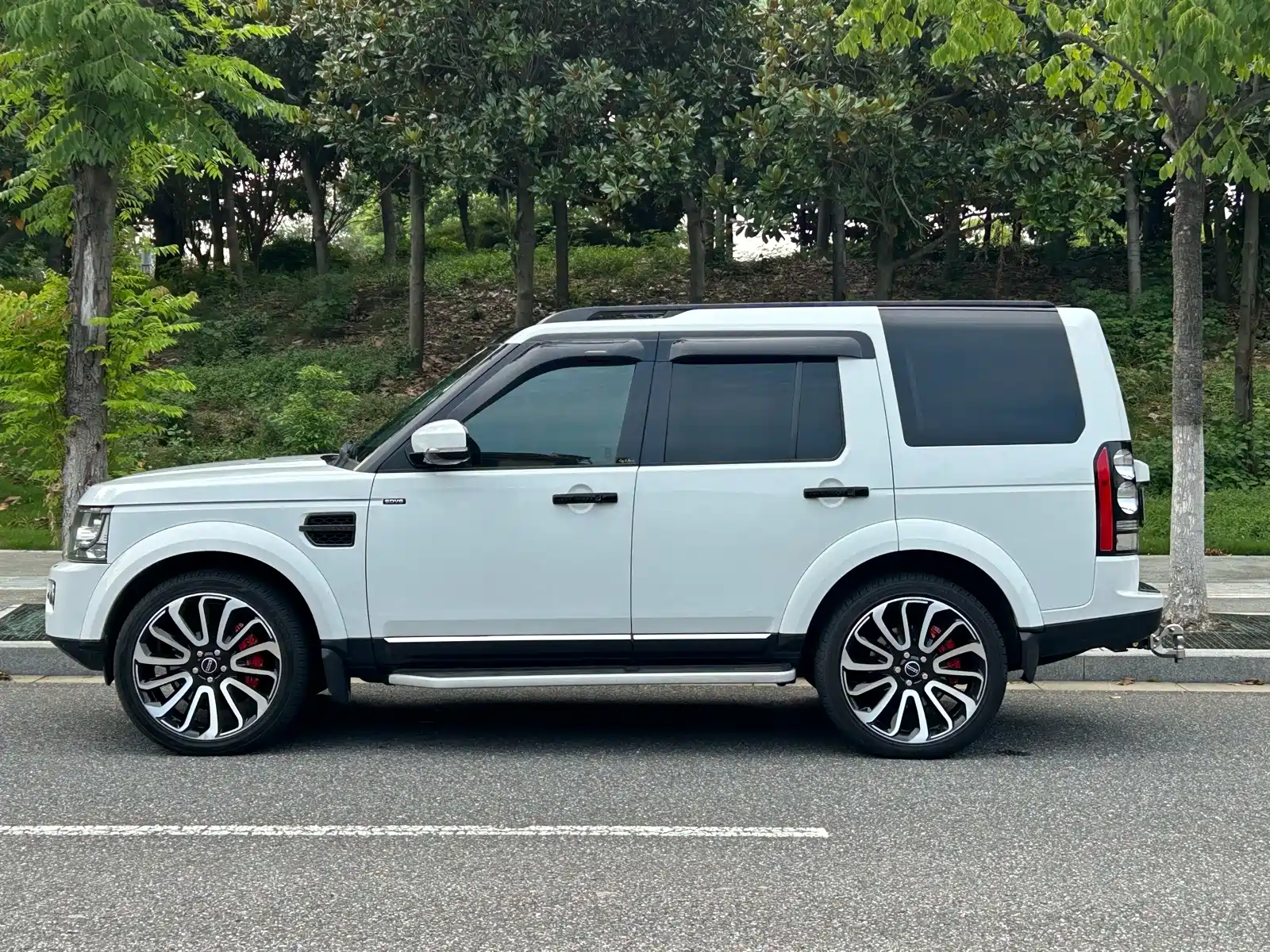 Фото 7 - Land Rover Discovery