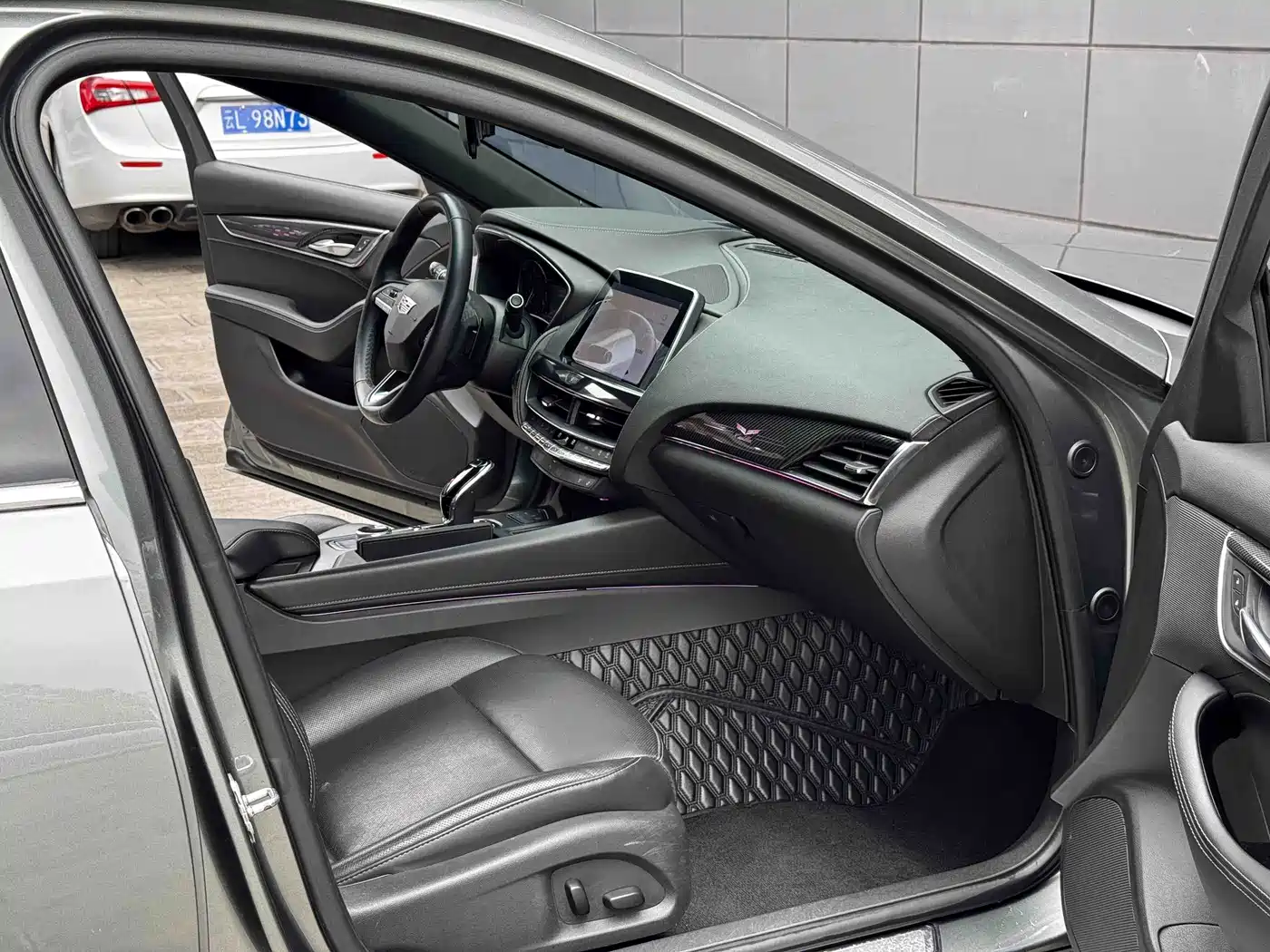 Фото 6 - Cadillac CT5