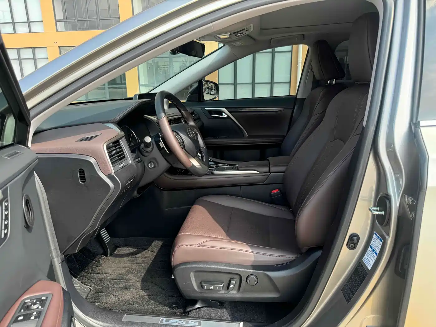 Lexus RX 2020 Facelift 300 AWD Elegance Edition фото 4