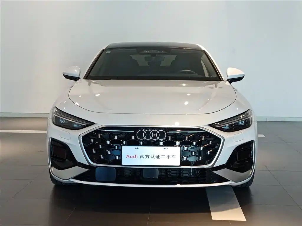 Photo 2 - Audi A5L