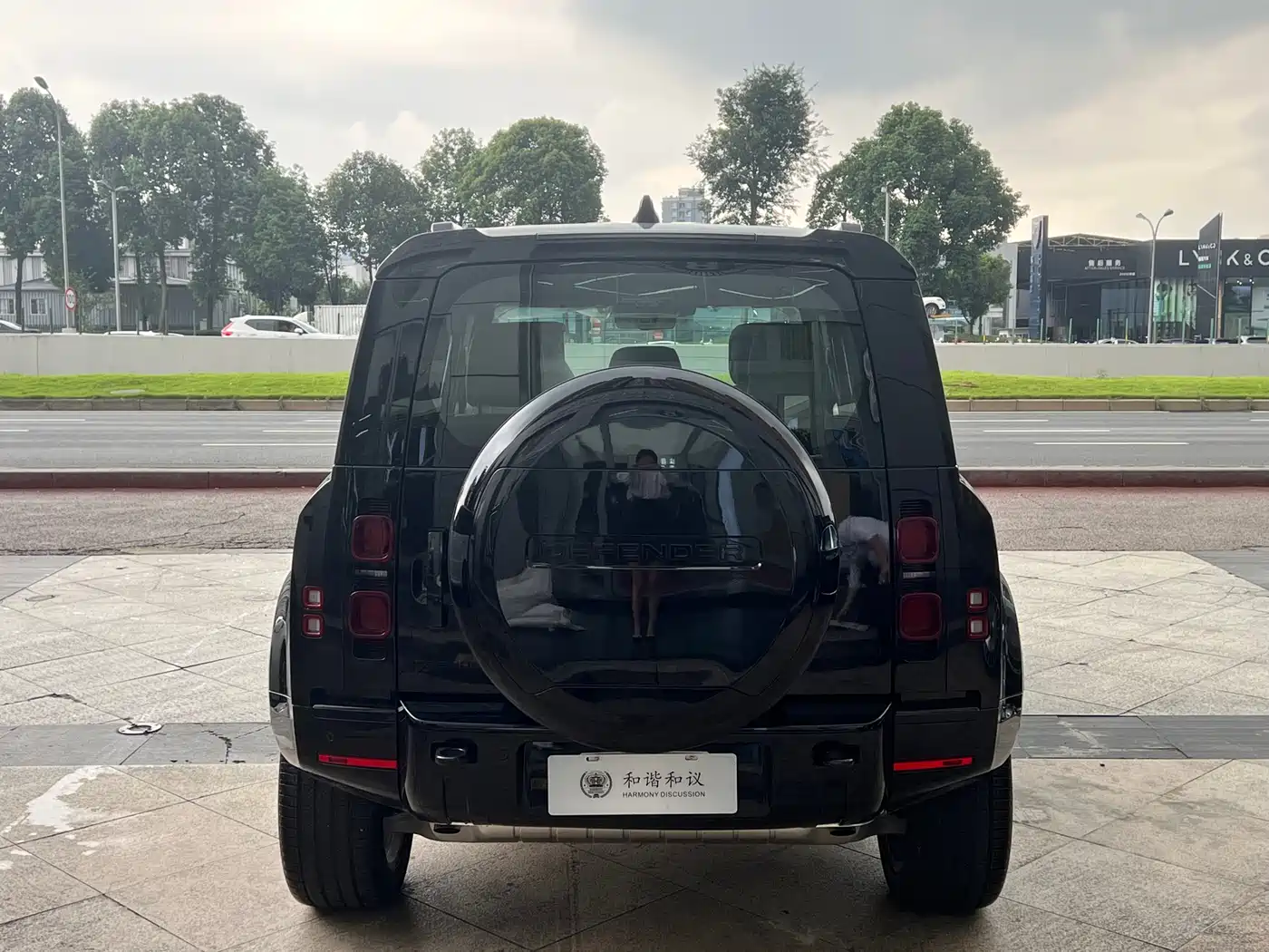Land Rover Defender 2025 110 3.0T P400 -Dynamic HSE фото 17
