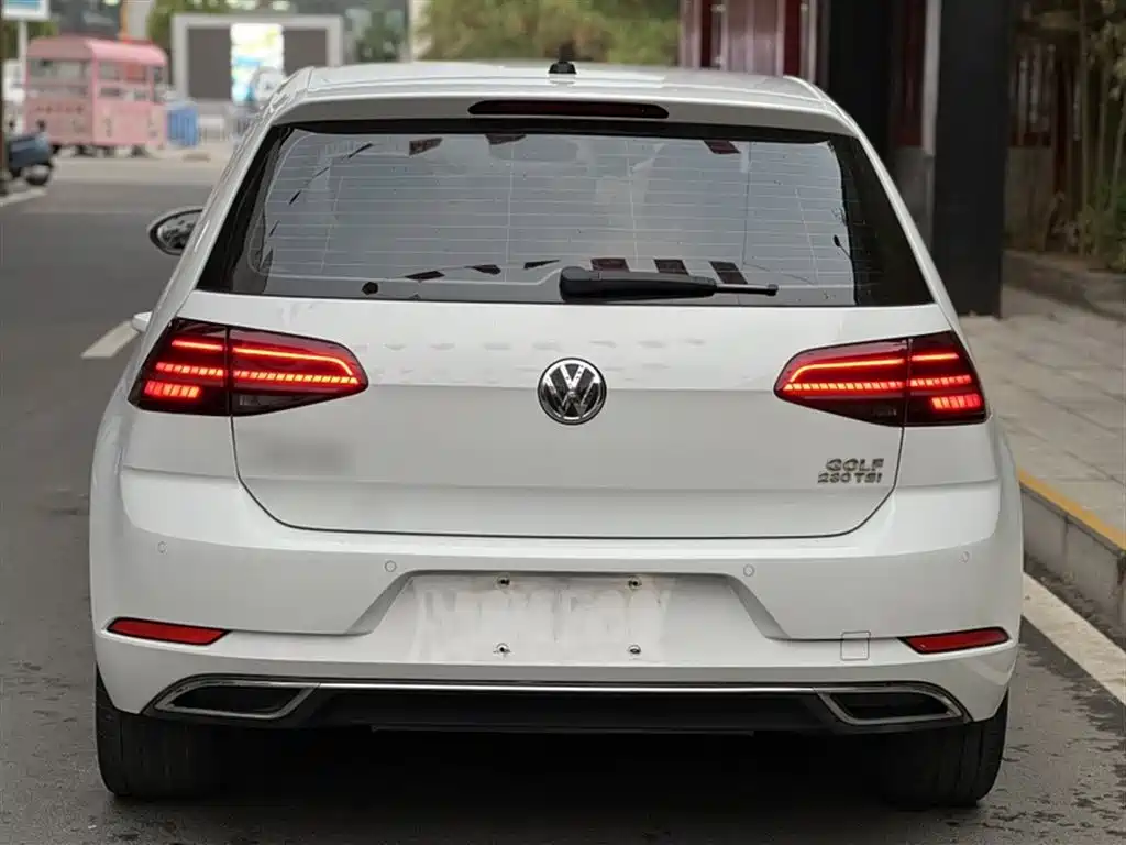 Volkswagen Golf 2020 280TSI DSG Luxury фото 12