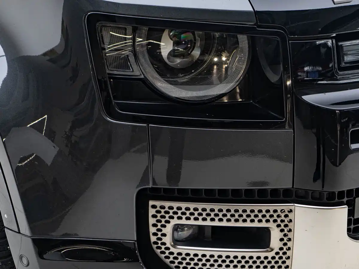 Land Rover Defender 2023 Facelift 110 3.0T P400 X фото 5
