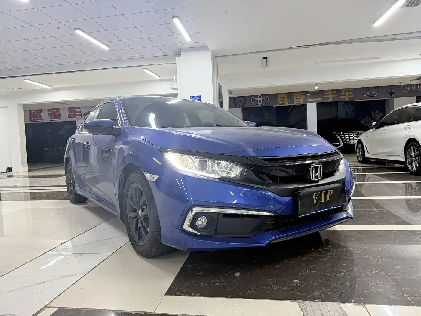 Фото 3 - Honda Civic