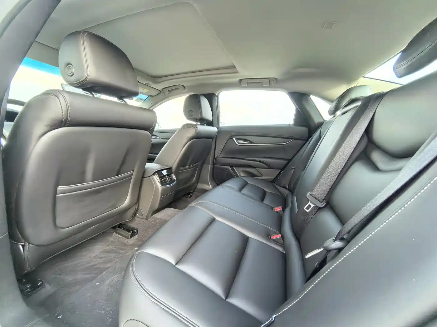 Cadillac XTS 2018 28T Technology фото 9