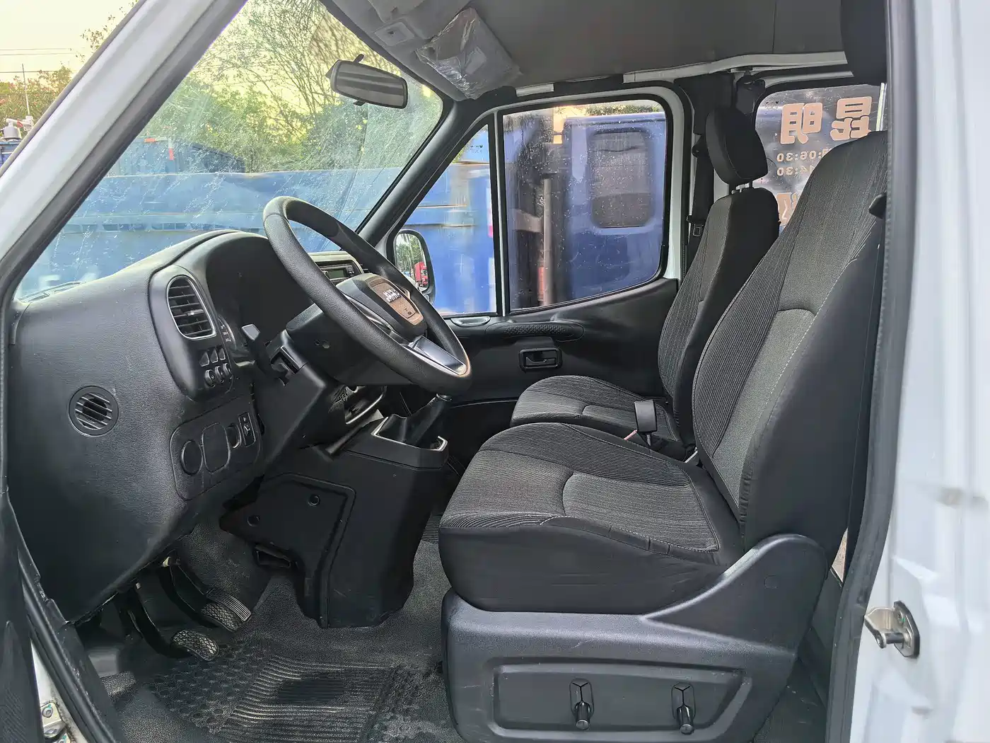 Jiangling Tesun 2022 2021 Model 2.8T Space King Taurus Edition Long Wheelbase Medium-High Roof Single Rear Tire-Step 6-Seater Diesel China VI JX493