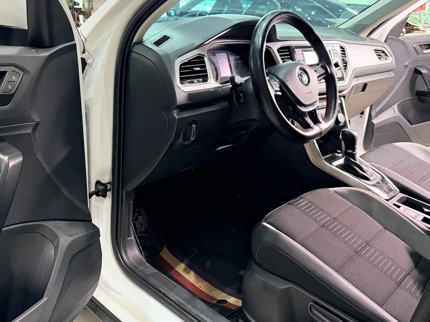 Volkswagen T-ROC 2020 280TSI DSG 2WD Progressive фото 10