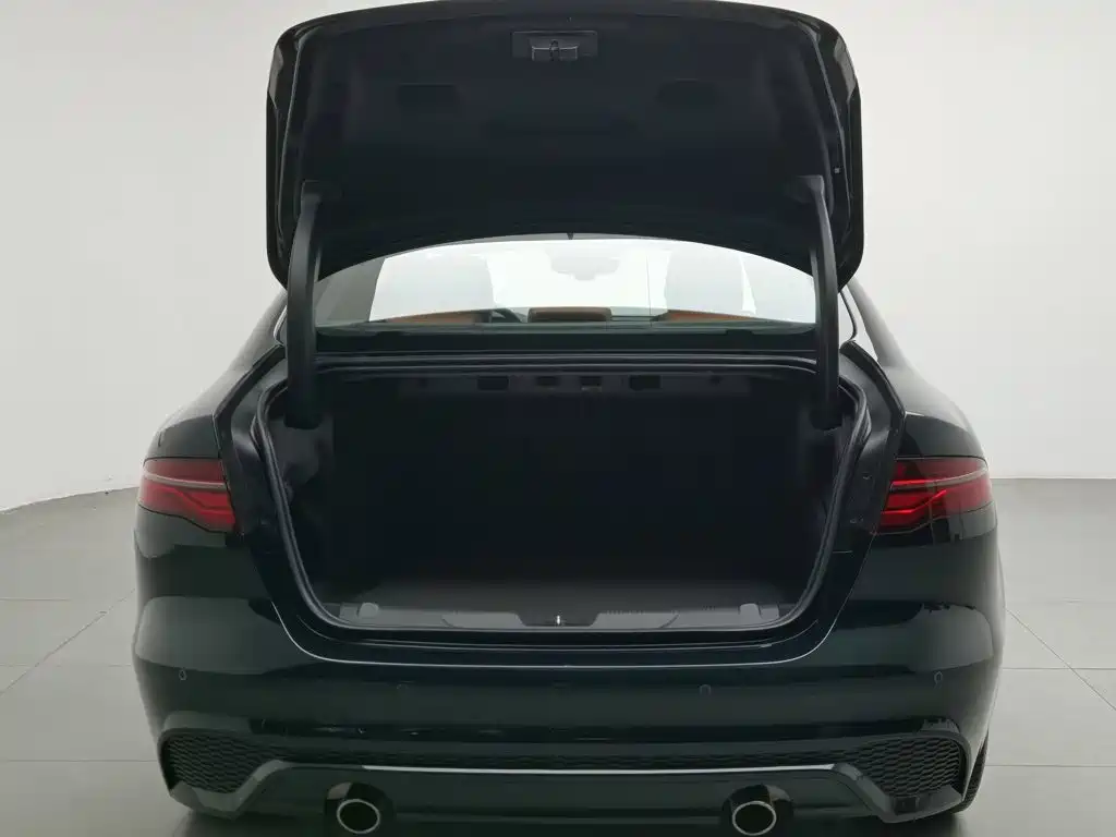Jaguar XEL 2025 2025 2.0T 250PS R-DYNAMIC 90th Anniversary Edition