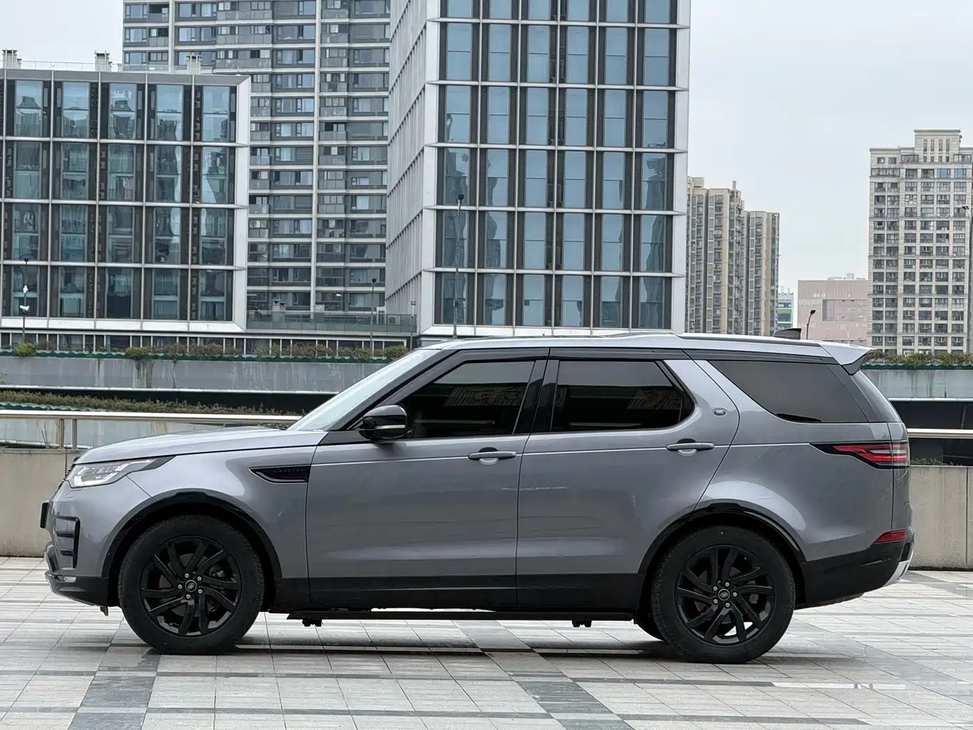 Land Rover Discovery 2020 2.0T 30th Anniversary Special Edition фото 6