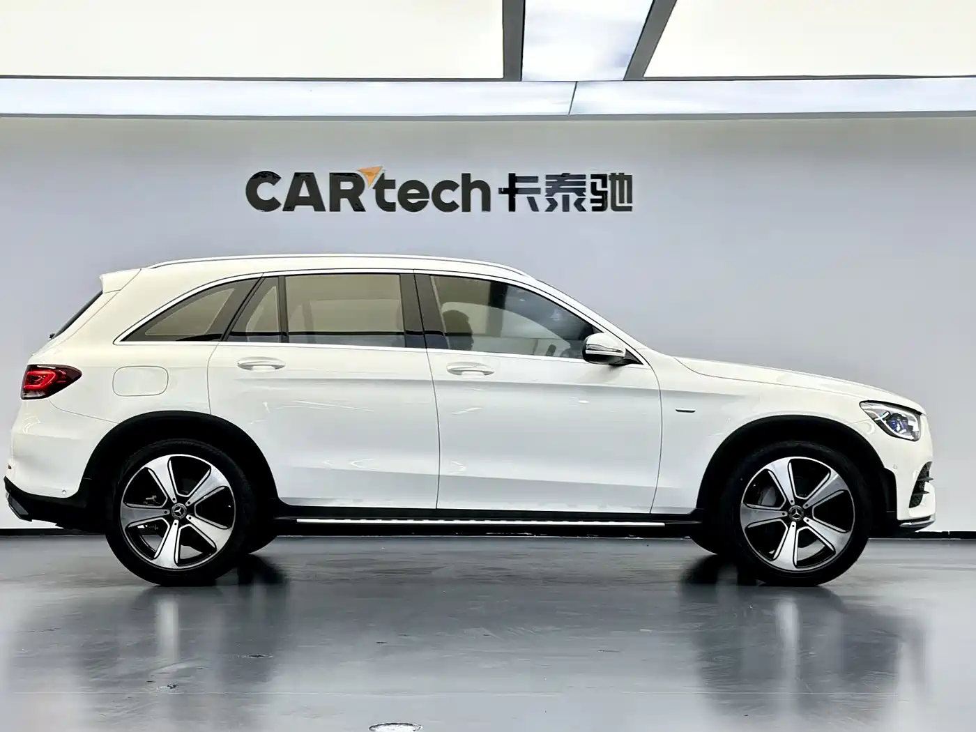 Mercedes-Benz GLC 2022 Facelift GLC 300 L 4MATIC Dynamic Collector's Edition фото 3