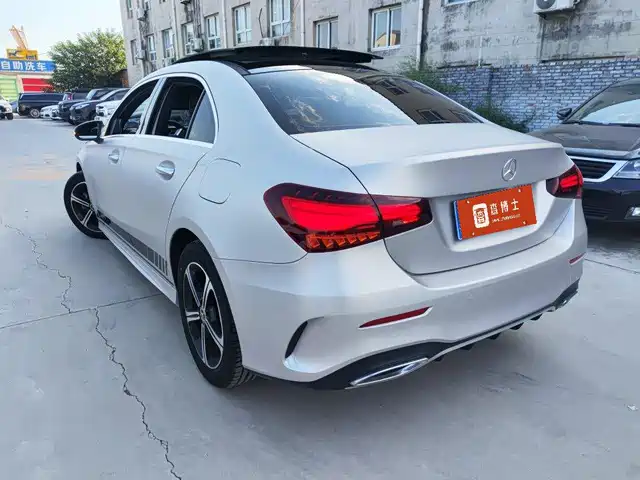 Mercedes-Benz A-Class 2023 A 200 L Fashion — фото 3