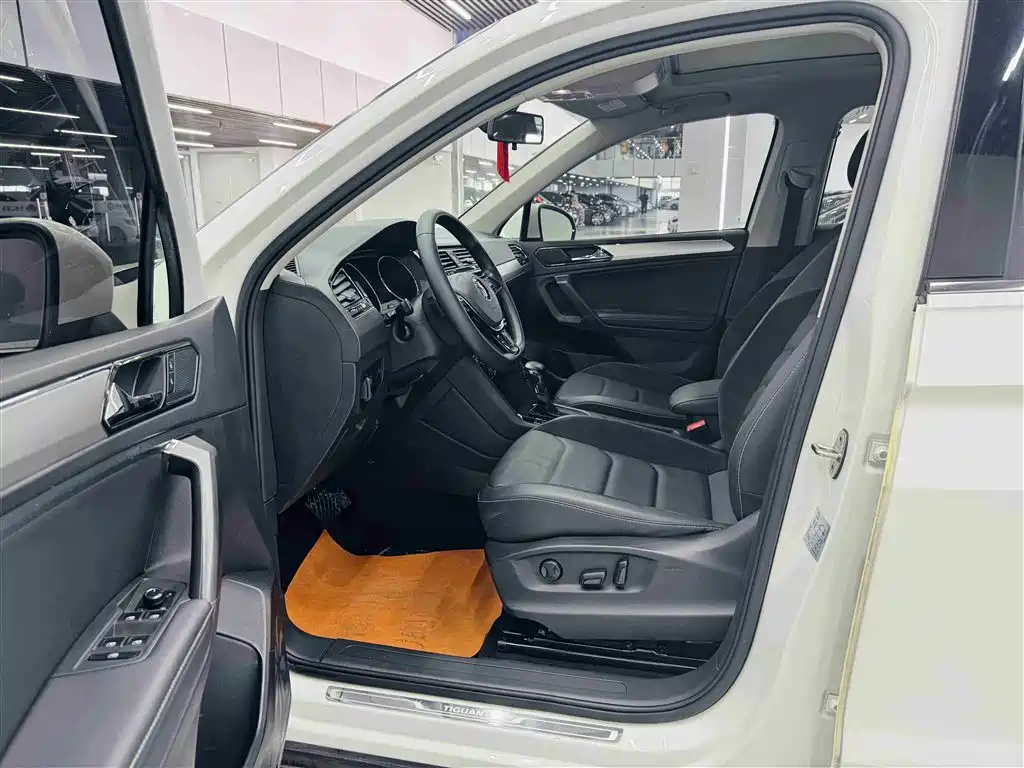 Volkswagen Tiguan L 2019 330TSI Automatic 2WD Panorama Comfort Edition China VI фото 11