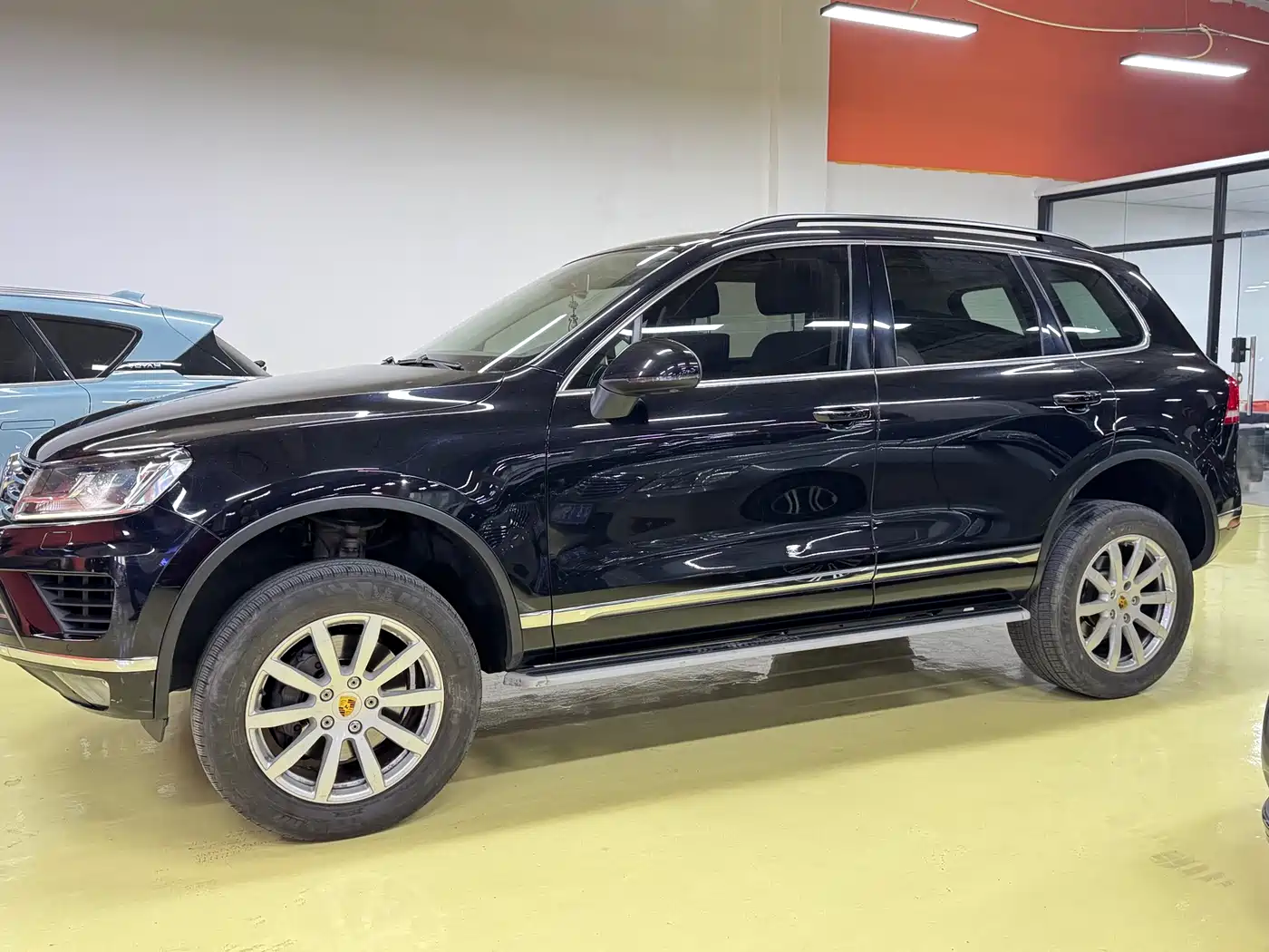 VOLKSWAGEN TOUAREG