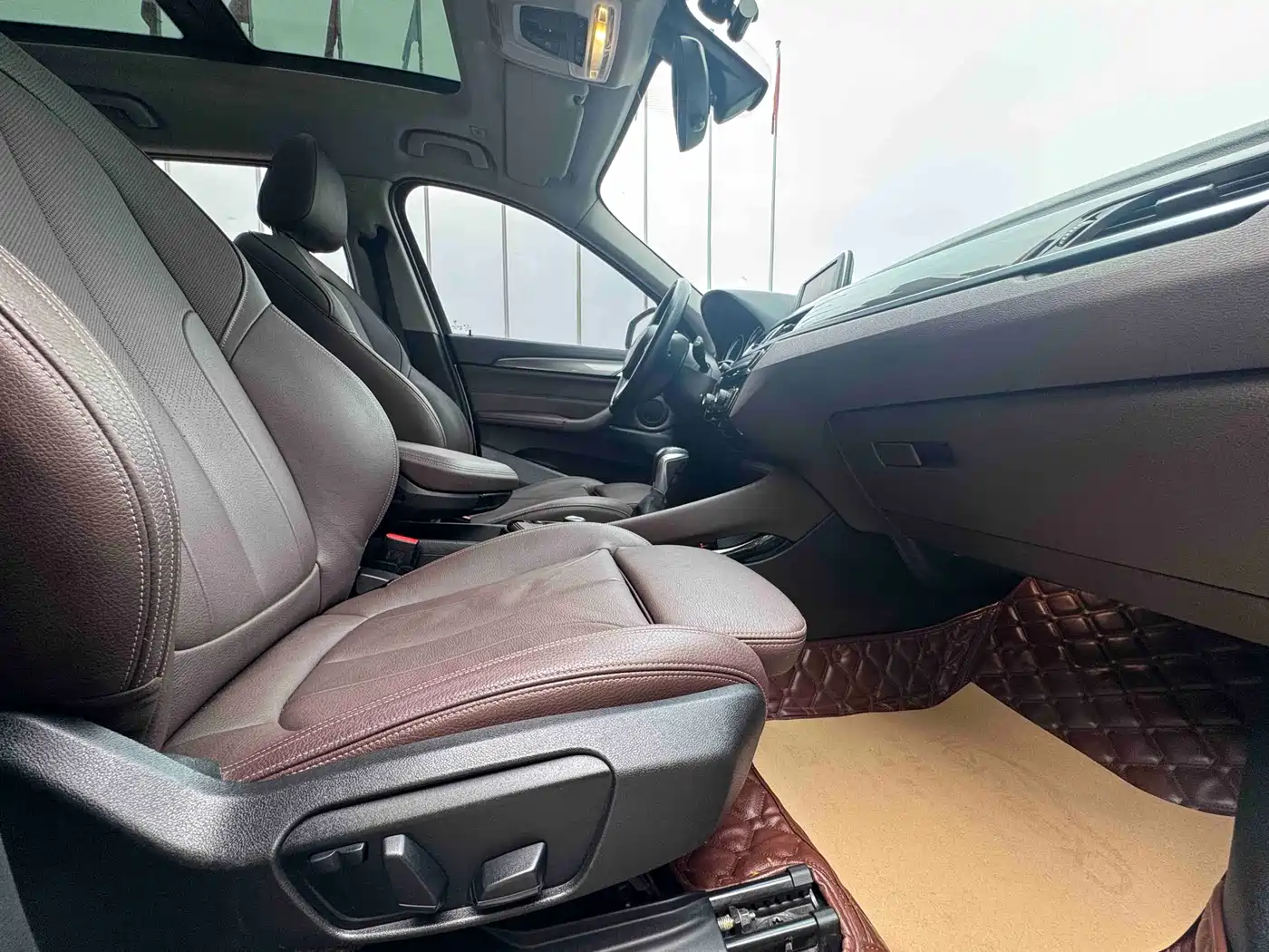BMW X1 2018 sDrive18Li Premium Model фото 5