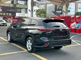 Photo 7 - Toyota Highlander