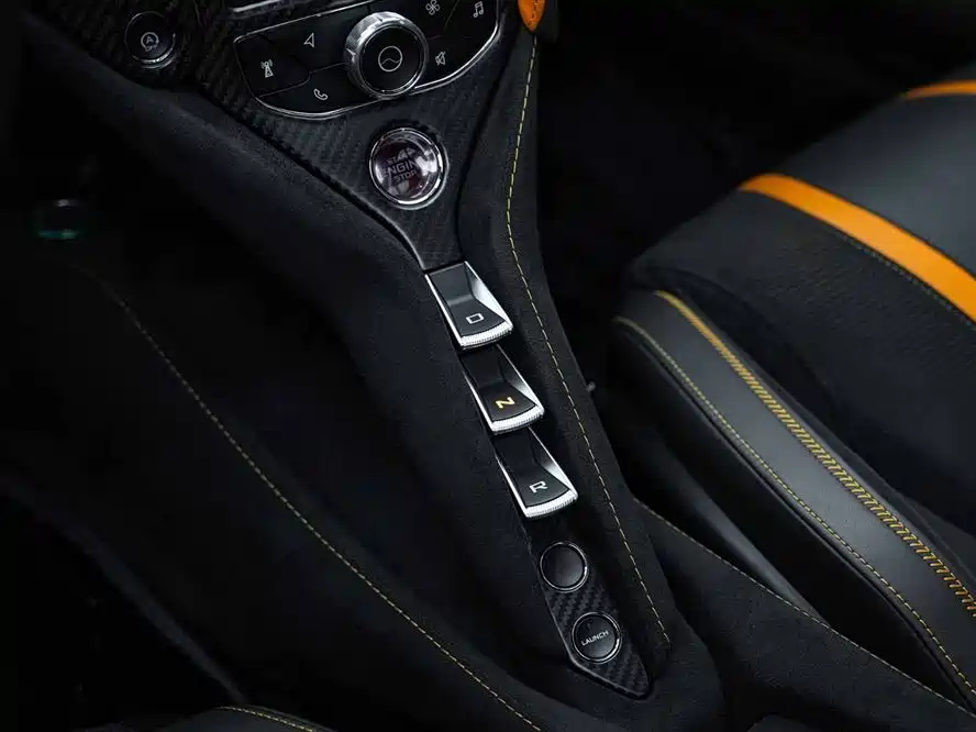 McLaren 720S 2019 4.0T Coupe фото 30