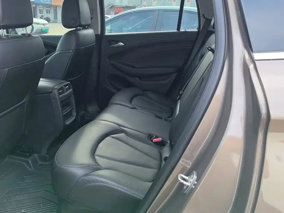 Фото 11 - Buick Envision Plus