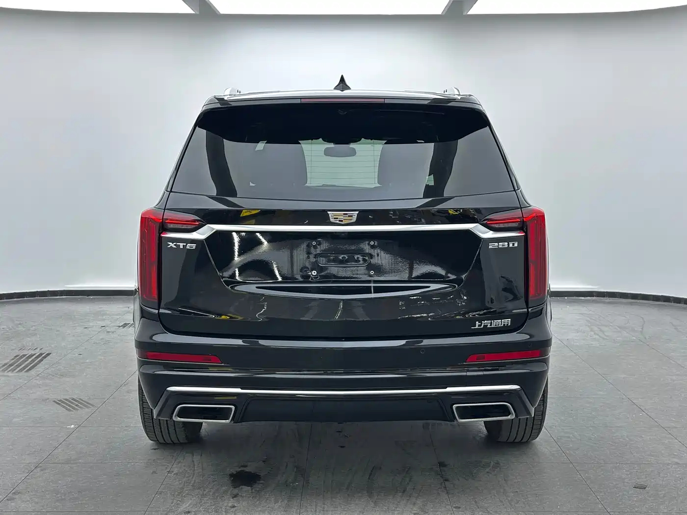 CADILLAC XT6