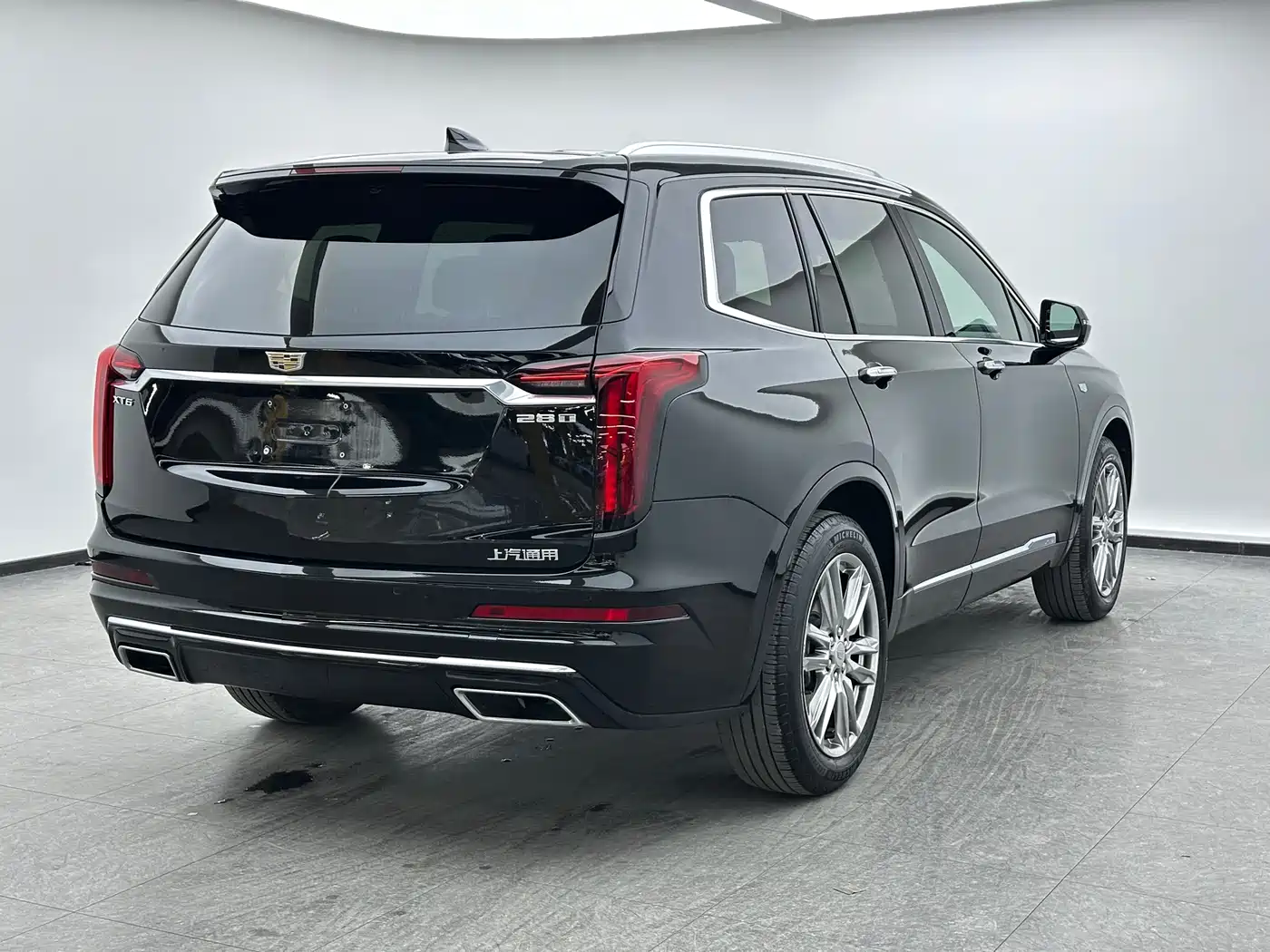 CADILLAC XT6