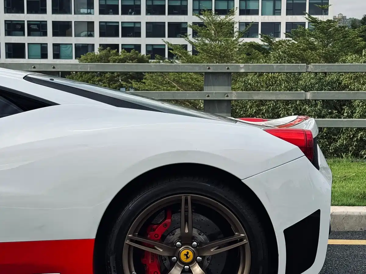 Ferrari 458 2013 2011 4.5L Italia