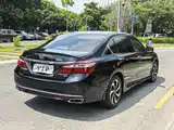 Photo 9 - Honda Accord