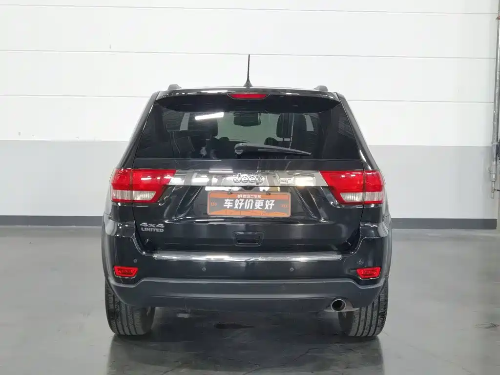 Фото 4 - Jeep Grand Cherokee (Import)