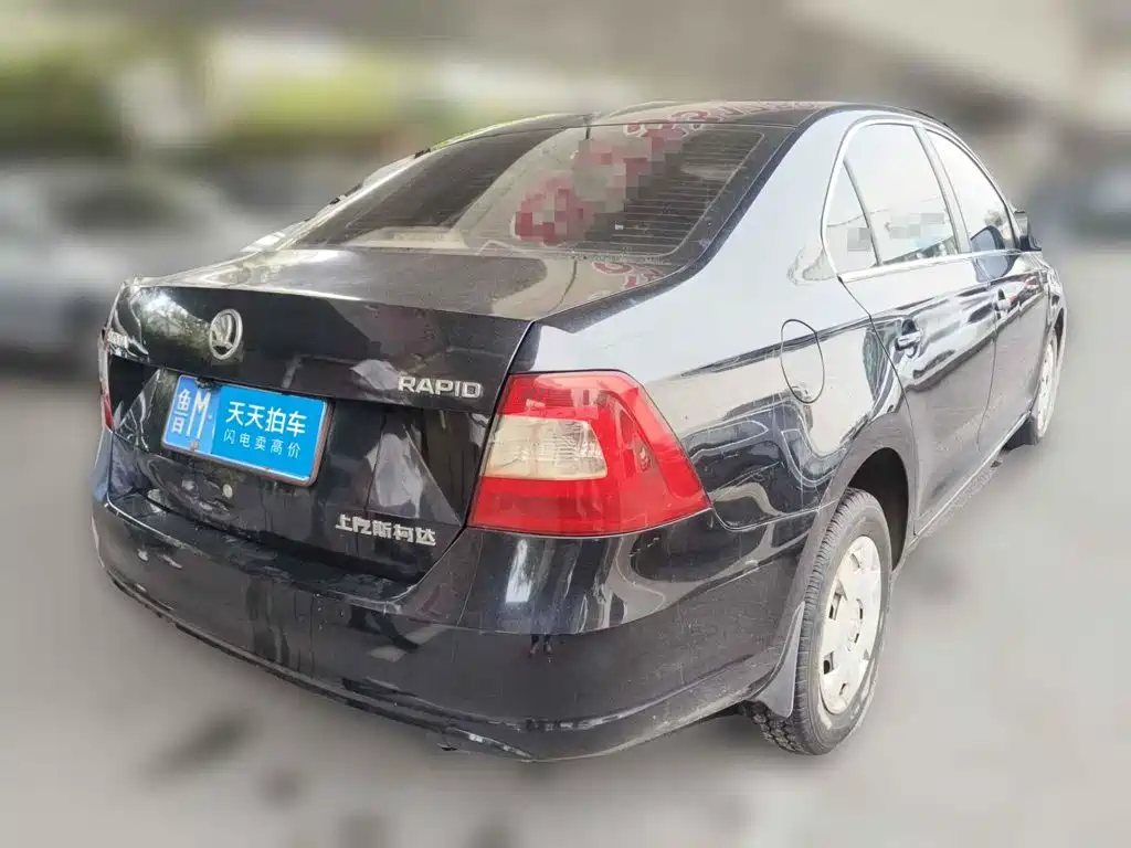 Фото 2 - Škoda Rapid
