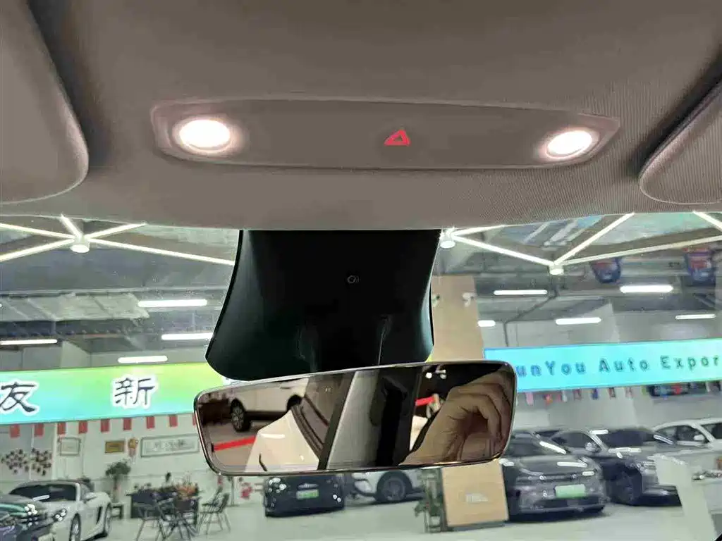 Tesla Model Y 2025 Long Range All-Wheel Drive фото 25
