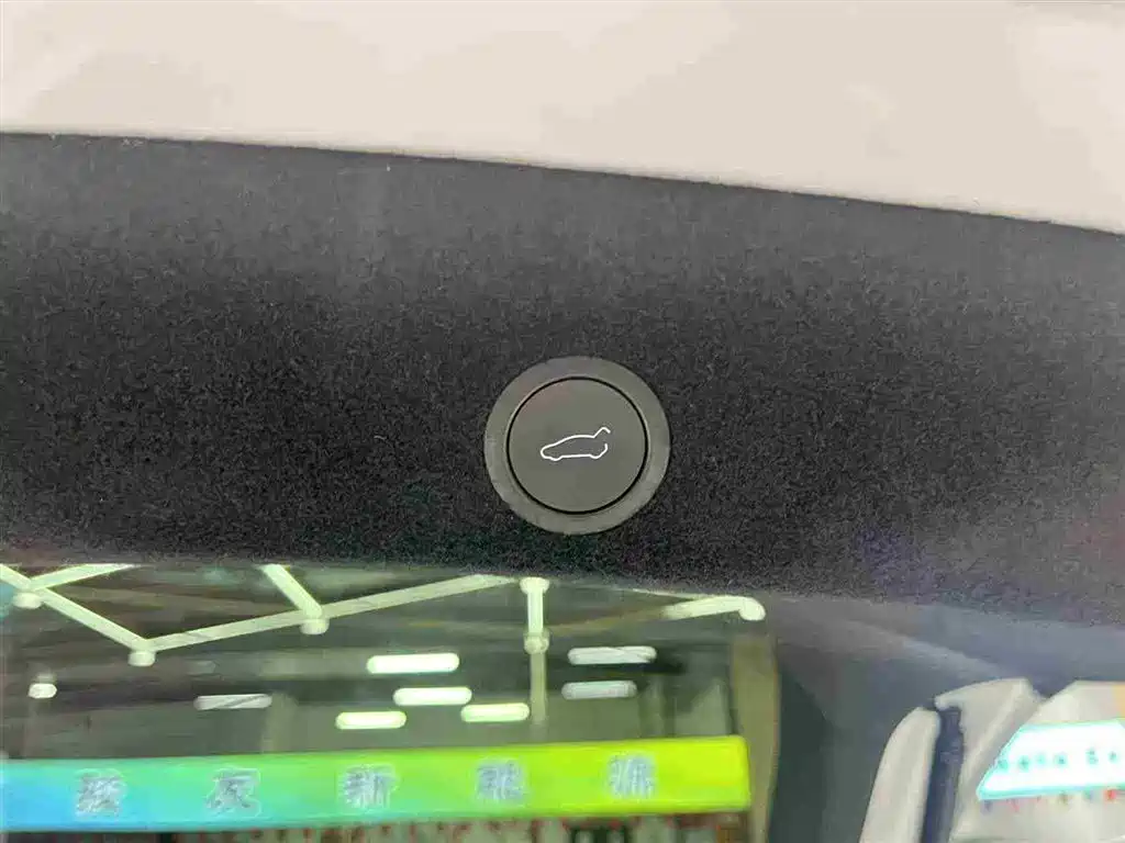 Tesla Model Y 2025 Long Range All-Wheel Drive фото 7