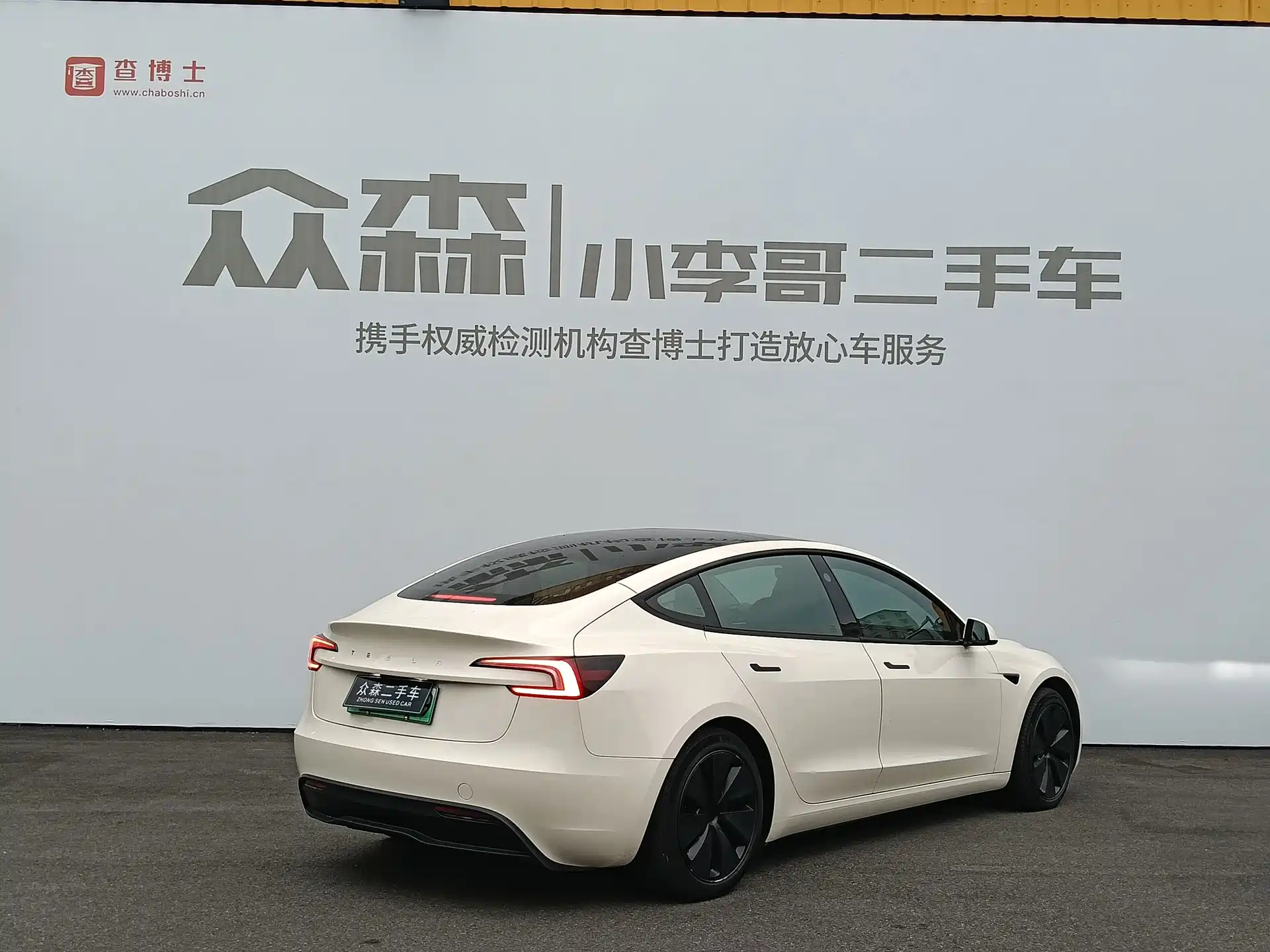 Фото 6 - Tesla Model 3