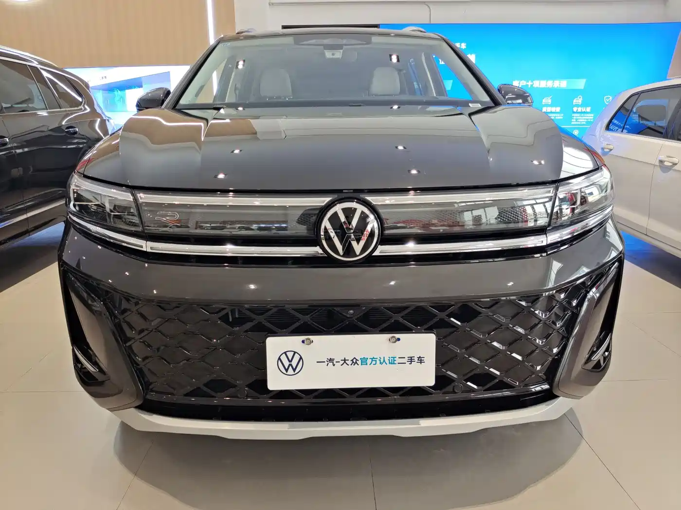 Volkswagen Talagon 2025 450TSI R-Line 6-Seater фото 2