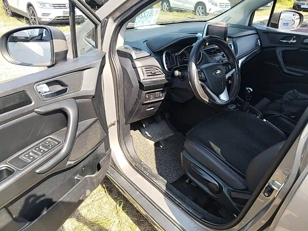 JAC Refine S3 2017 2017 1.6L Manual Luxury Smart