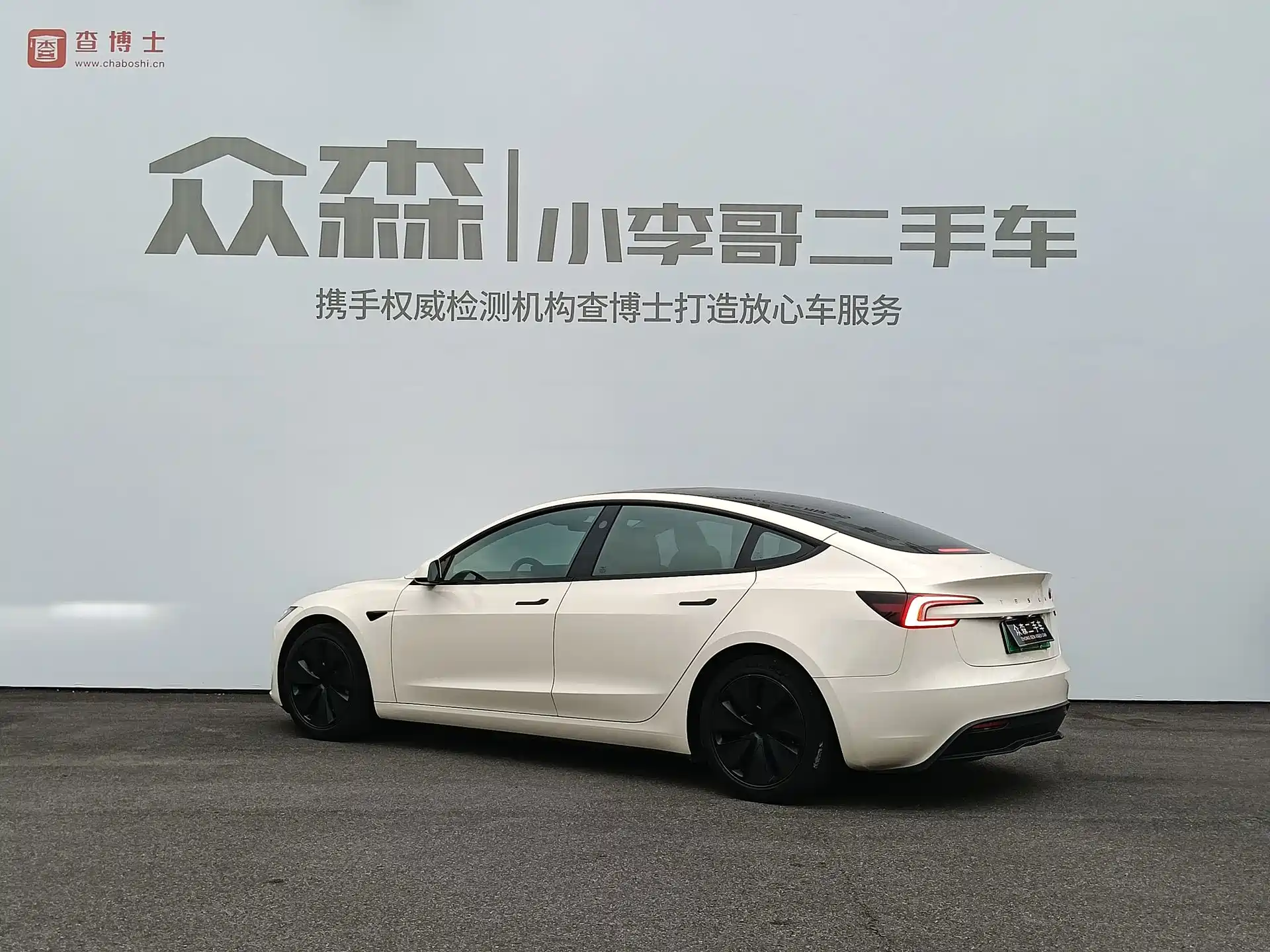 Фото 4 - Tesla Model 3