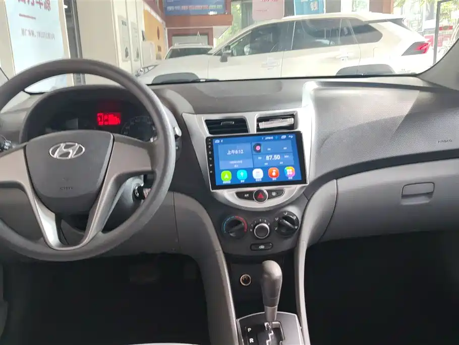 Hyundai Verna 2014 1.4L Automatic Smart GLS фото 13