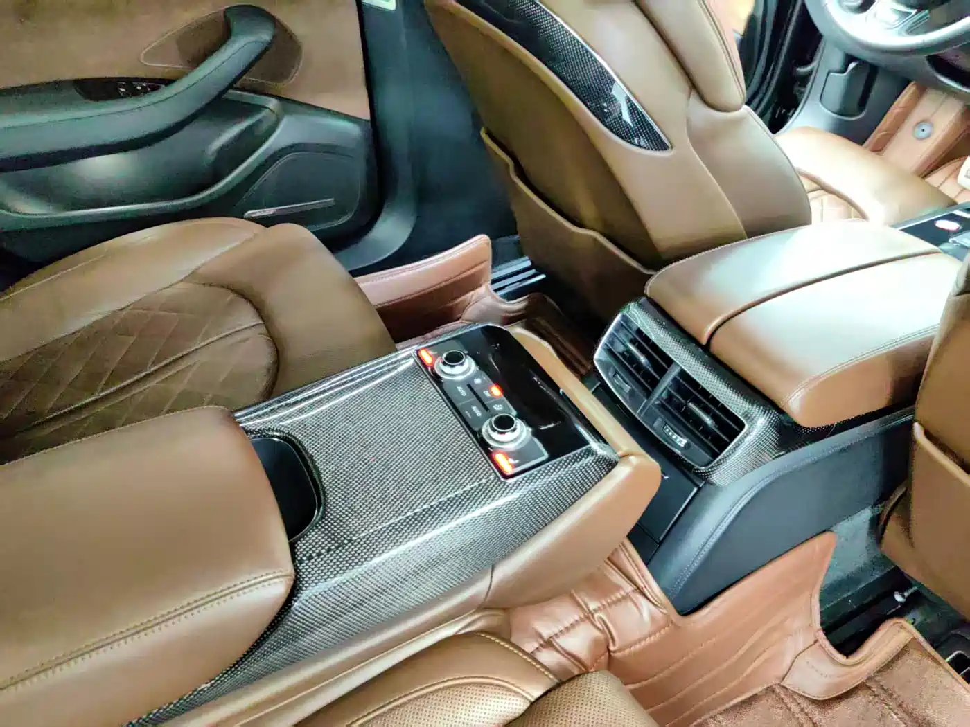 Audi S8 2014 S8 4.0TFSI quattro фото 11