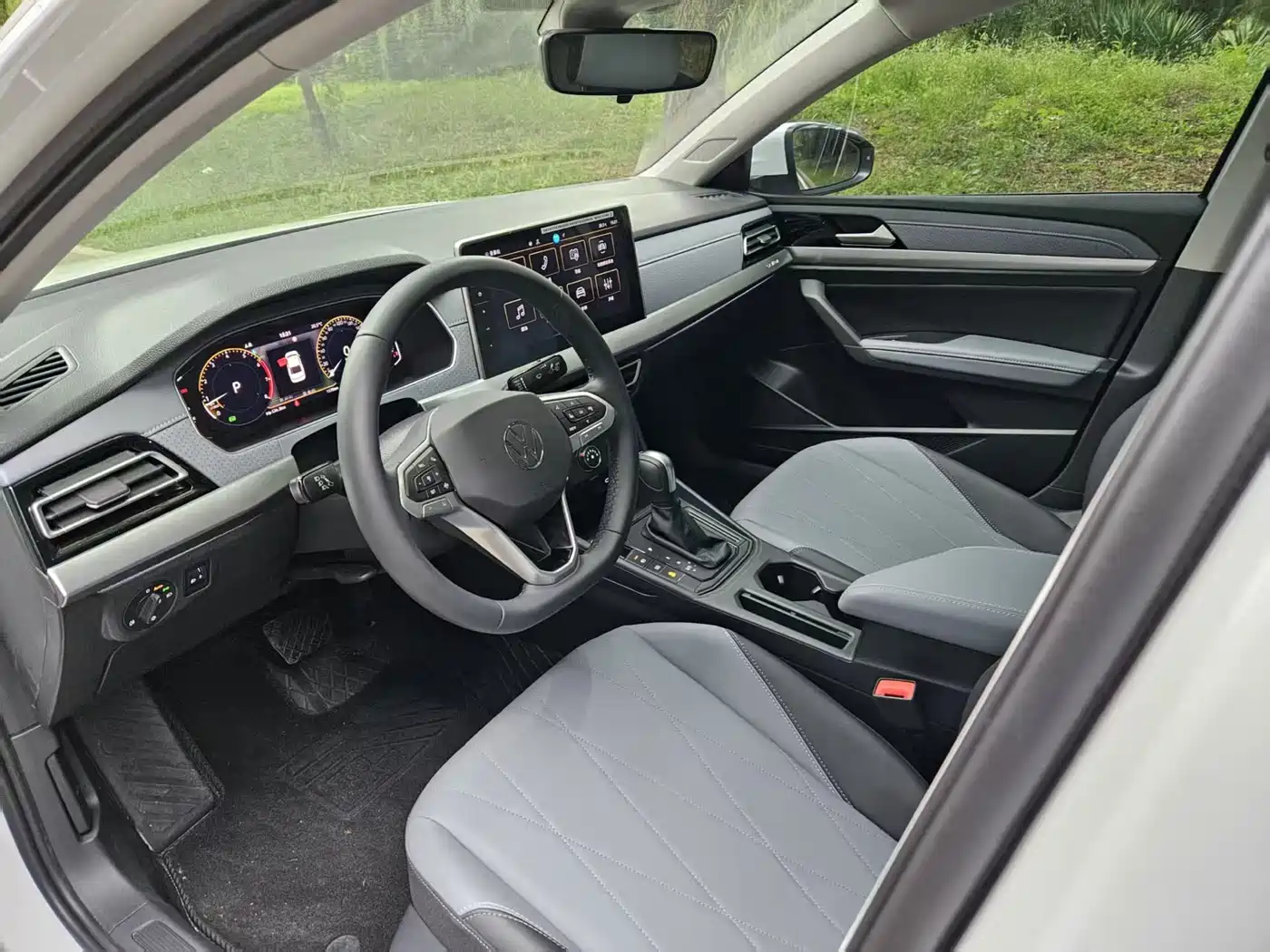 Volkswagen Lavida 2024 Model 1.5L Automatic 5 Million Edition фото 10