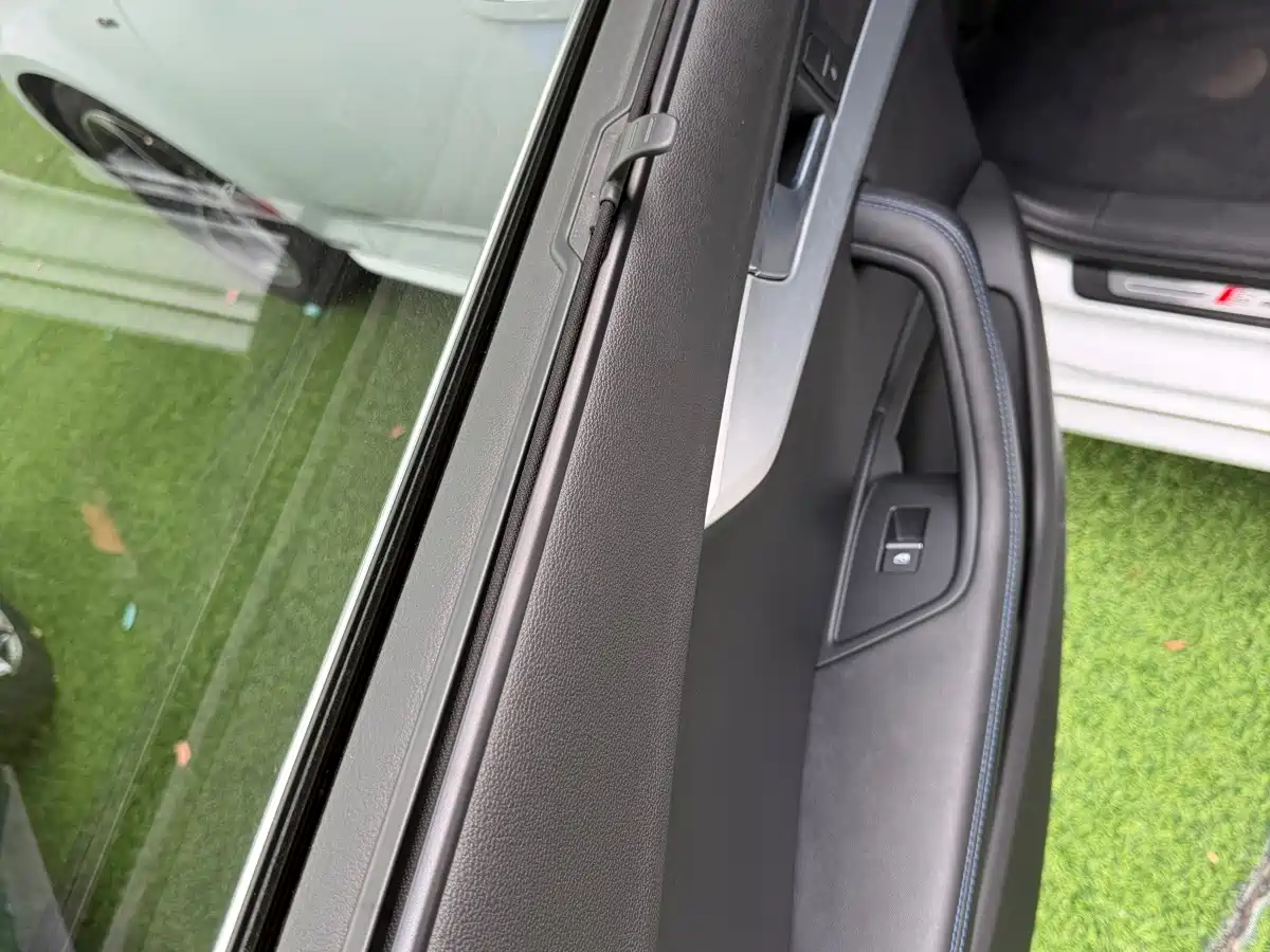 Фото 18 - Audi A4L