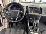Фото 18 - Ford Edge