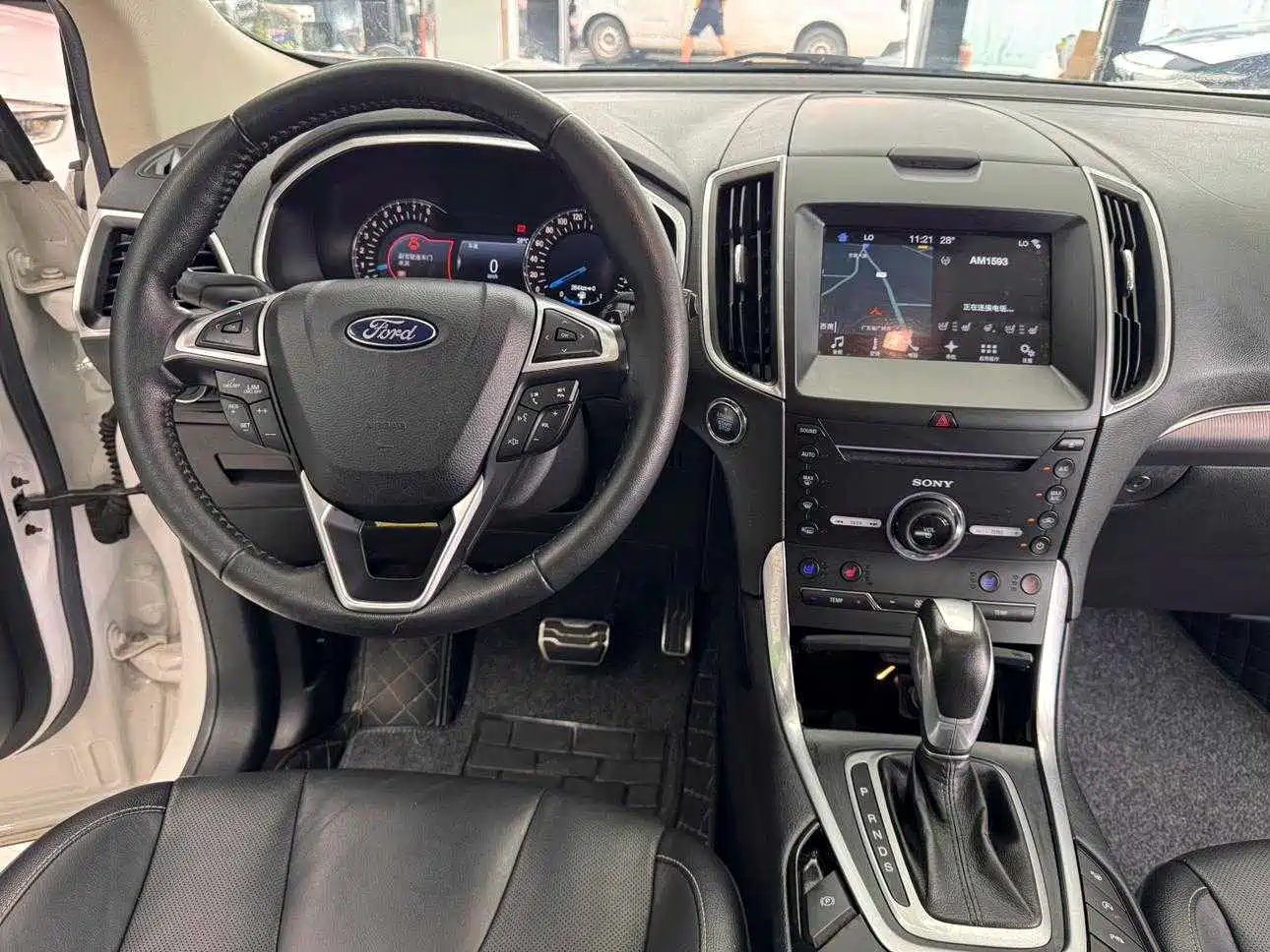 Фото 18 - Ford Edge