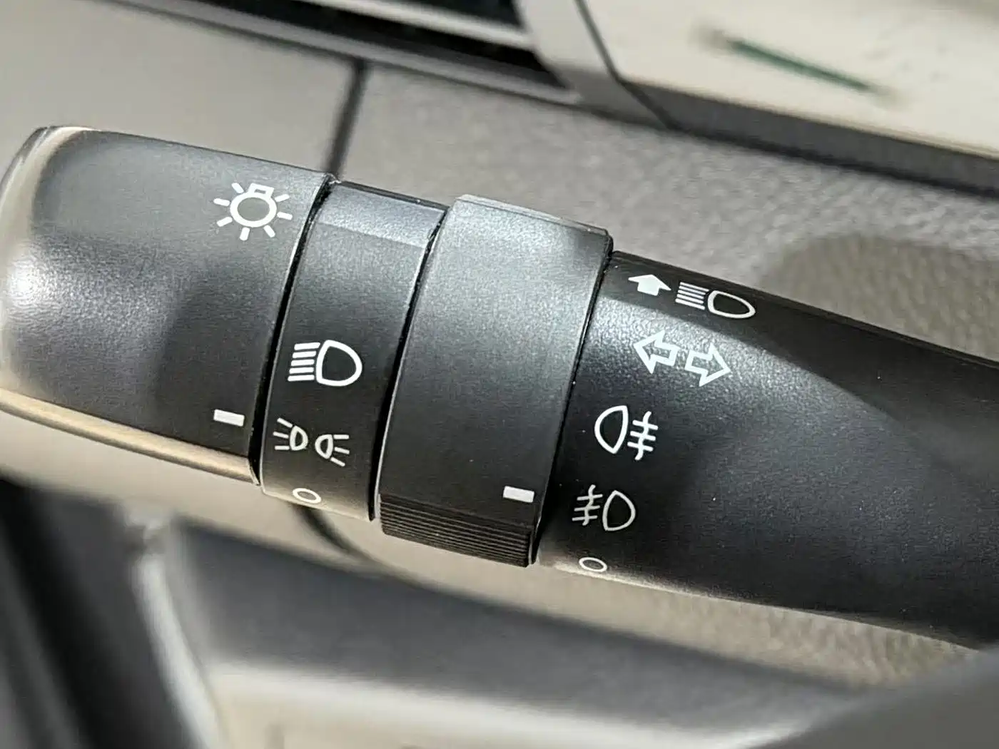 Toyota YARiS L Zhi Xuan 2022 1.5L CVT Luxury PLUS Edition фото 18