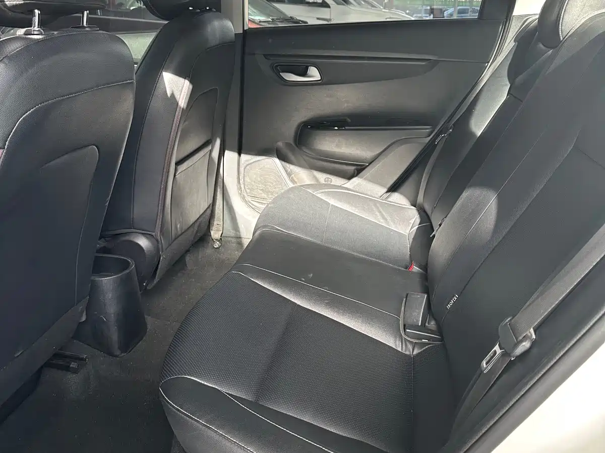 Kia K2 2017 Sedan 1.4L MT 15th Anniversary Special Edition GLS фото 6