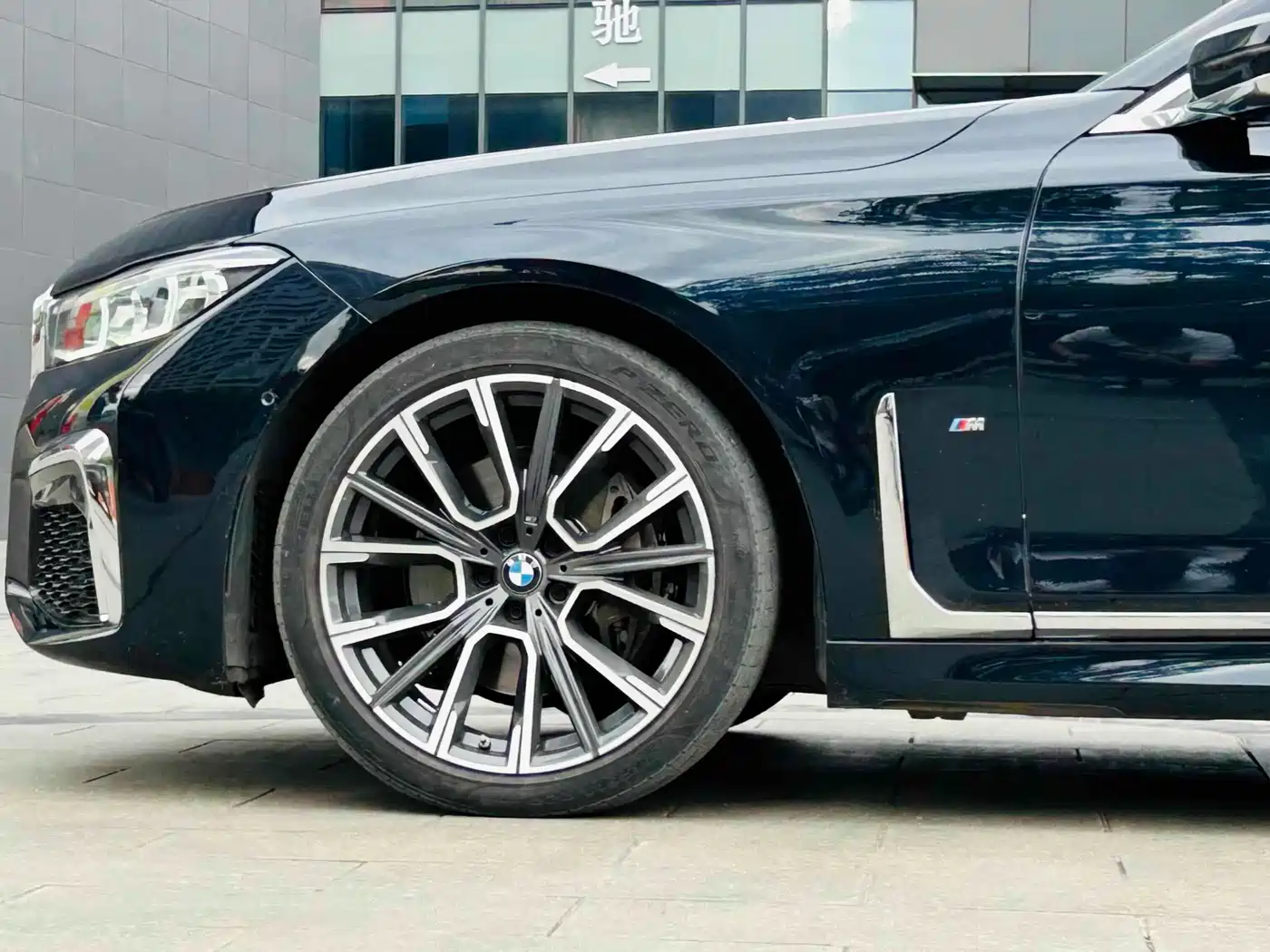 BMW 7 Series 2021 Model 740Li Leading M Sport Package фото 8