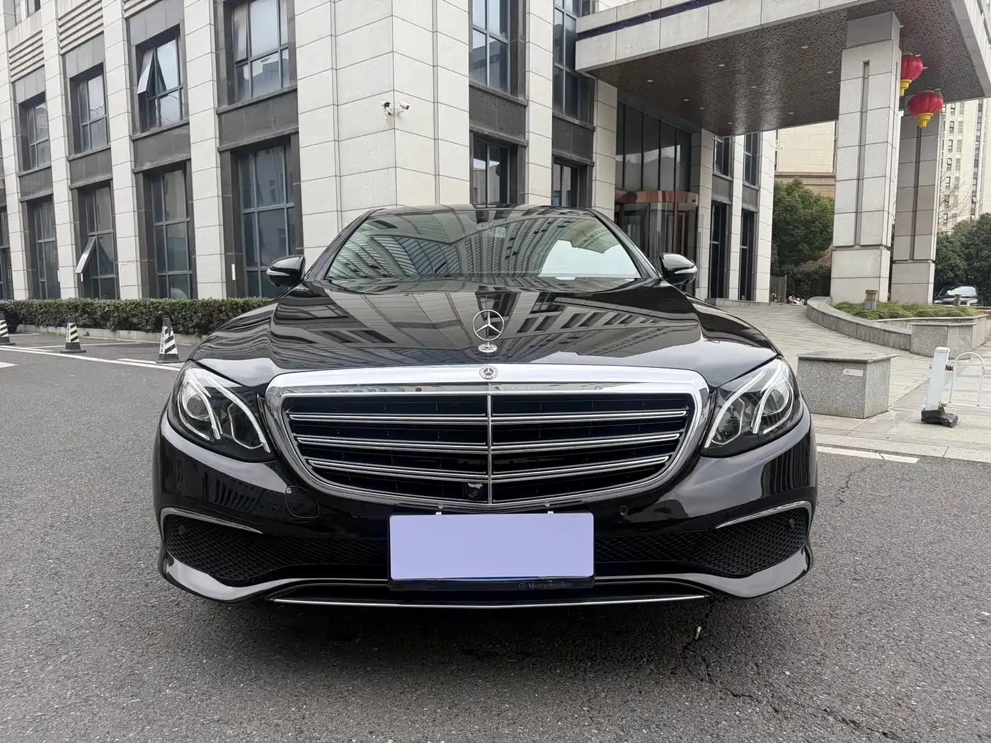 Mercedes-Benz E-Class 2019 E 300 L Fashion фото 2