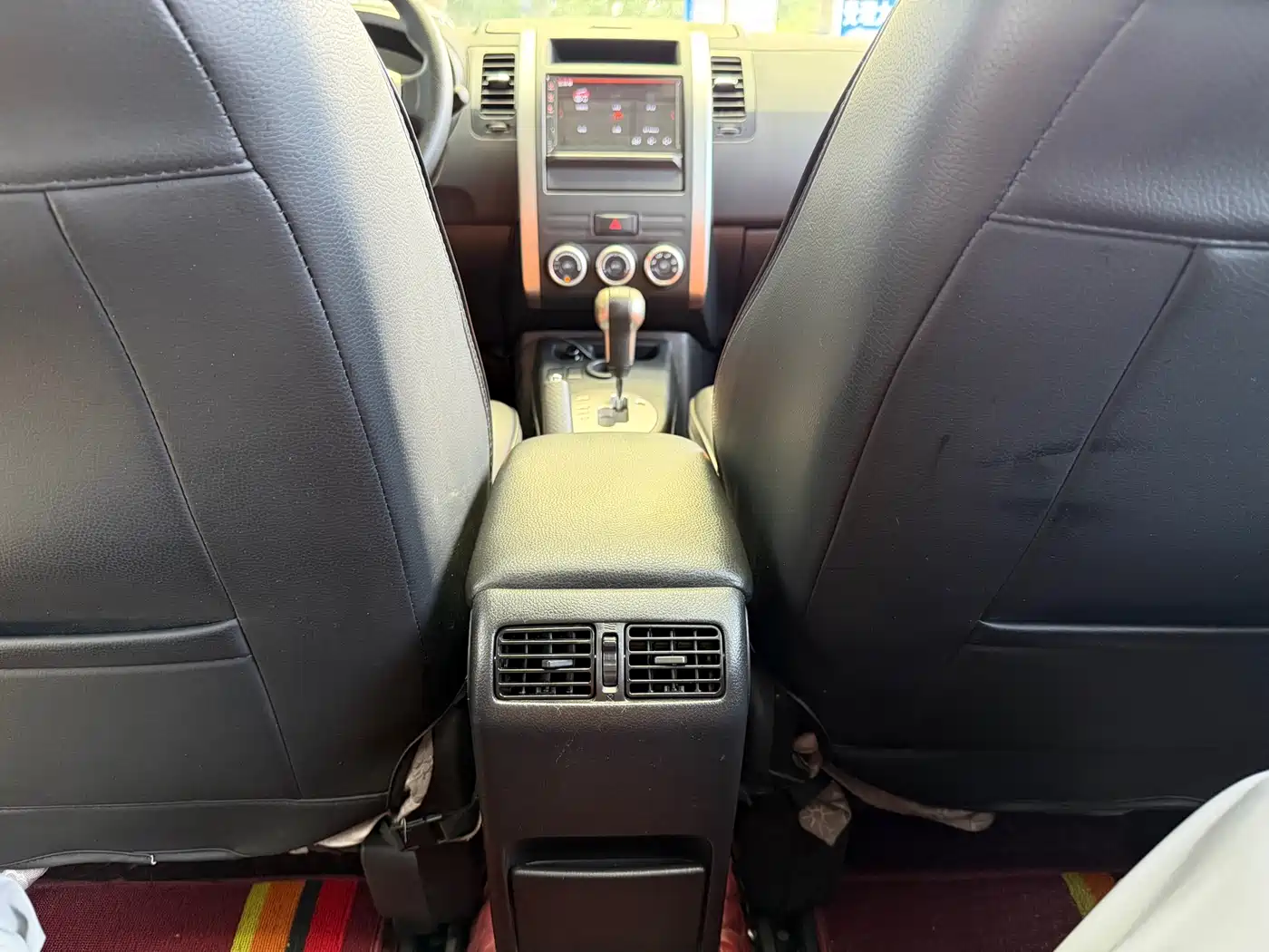 Dongfeng Fengdu MX6 2015 2015 2.0L CVT 2WD Excellence
