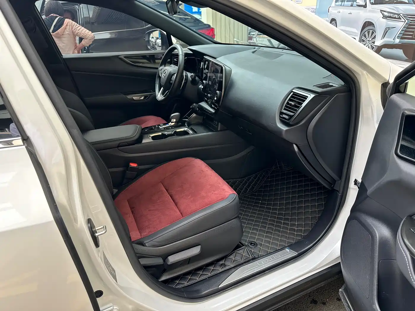 Lexus NX 2024 260 FWD Innovation Edition фото 19