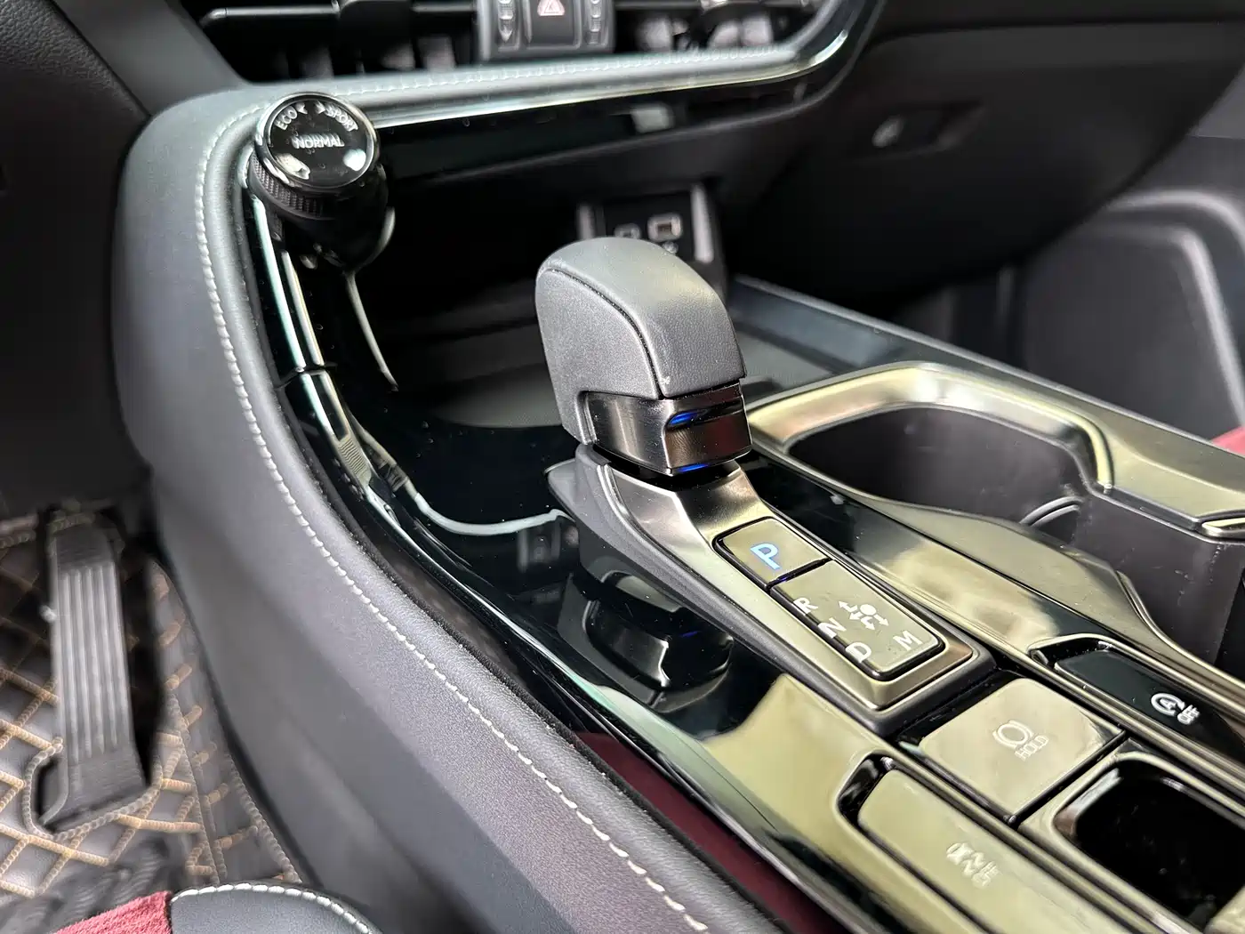 Lexus NX 2024 260 FWD Innovation Edition фото 11