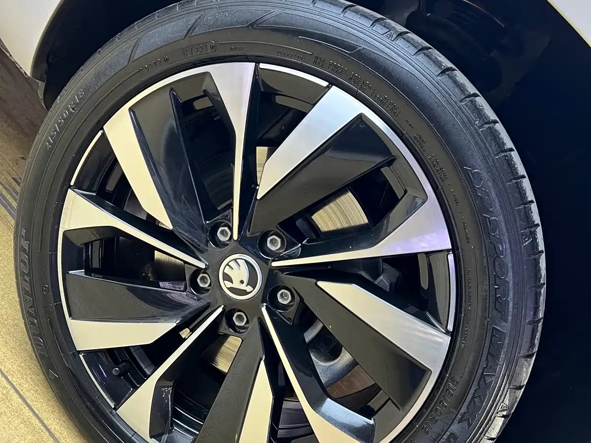 Škoda Karoq 2022 TSI280 Luxury Edition фото 21