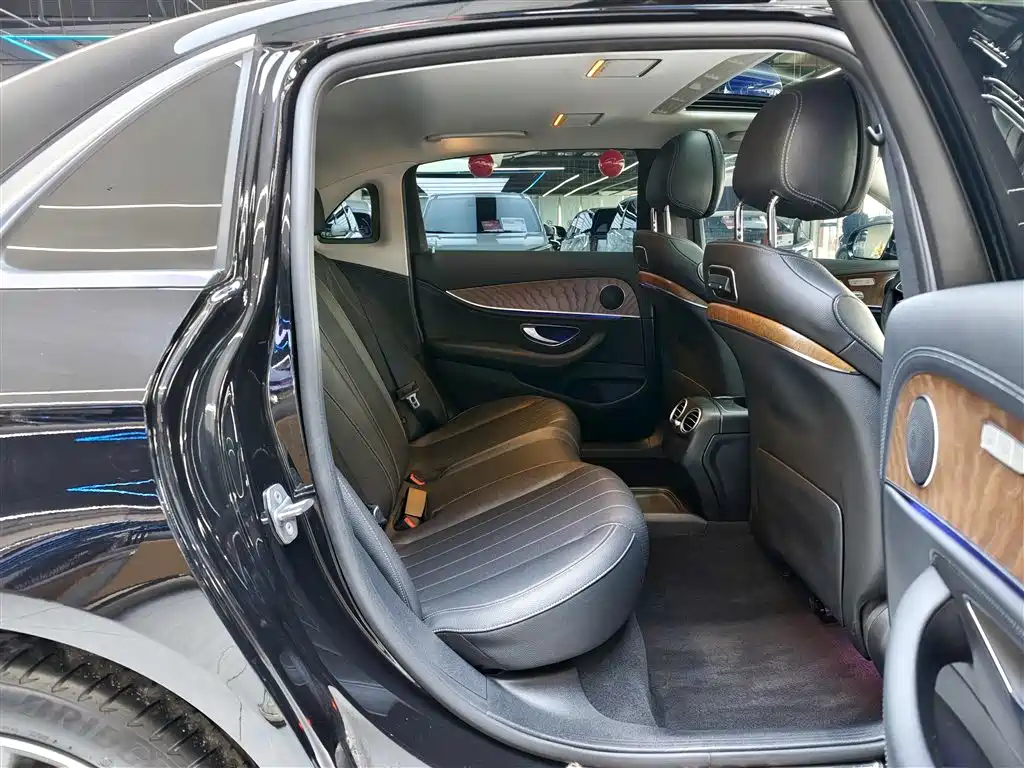 Mercedes-Benz E-Class 2018 E 300 L Fashion фото 9