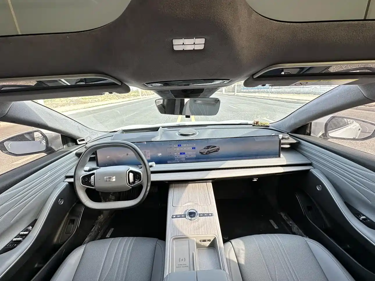 GEELY GALAXY GALAXY E8